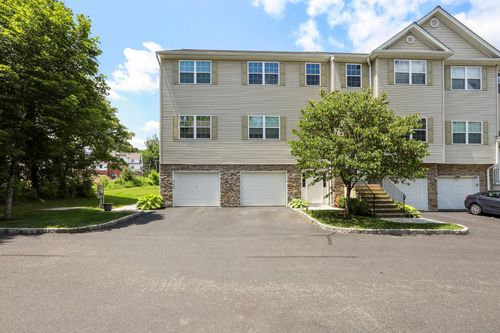27-27 Riverview Ct, Brookfield, CT, 06804-1071 | Card Image