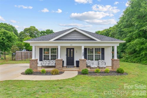 100 Centerview St, Belmont, NC, 28012-2357 | Card Image