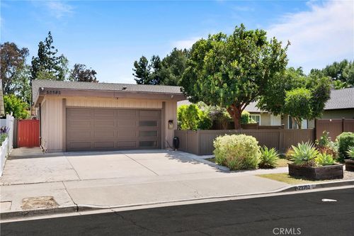 22352 Torino, Laguna Hills, CA, 92653-1961 | Card Image