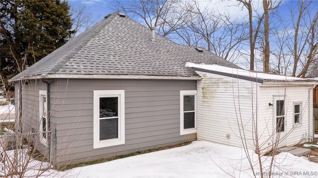 127 New Albany St, Home with 3 bedrooms, 2 bathrooms and null parking in Sellersburg IN | Image 6
