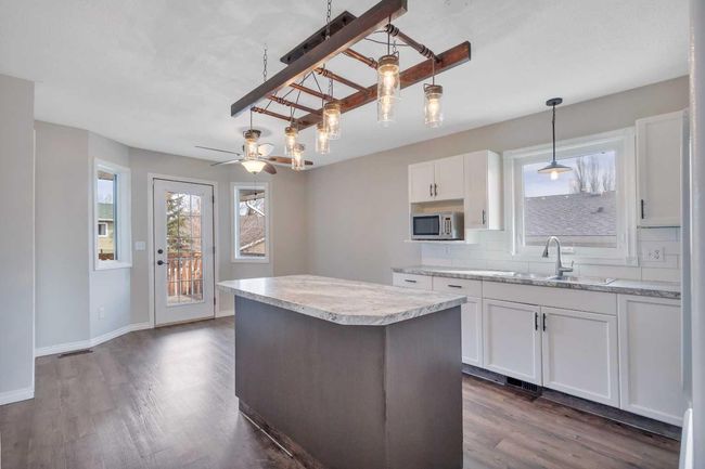 20 Fieldstone Boulevard, House other with 4 bedrooms, 3 bathrooms and 4 parking in Lacombe AB | Image 5