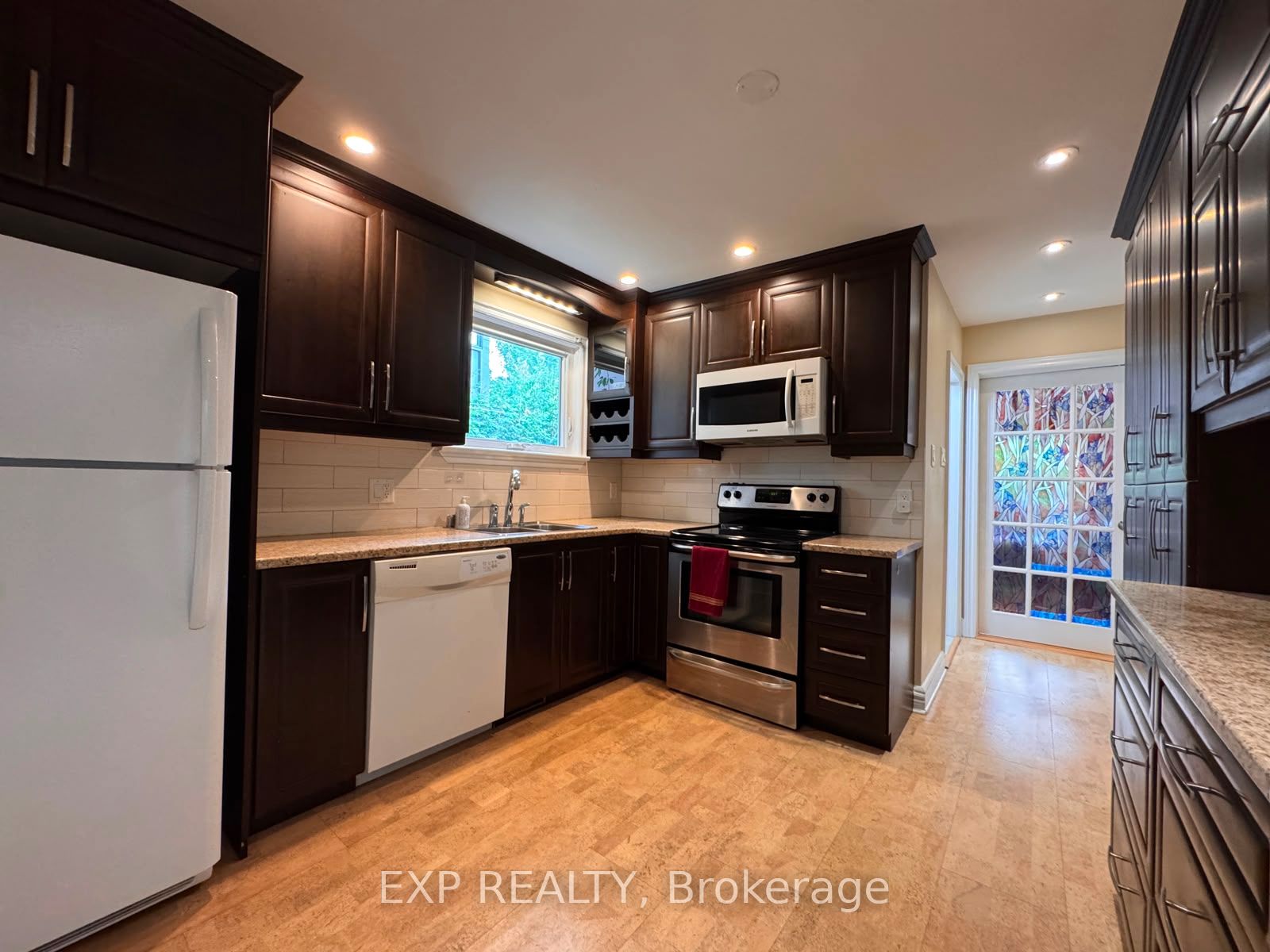 Residential Lease in Tunneys Pasture and Ottawa West 5