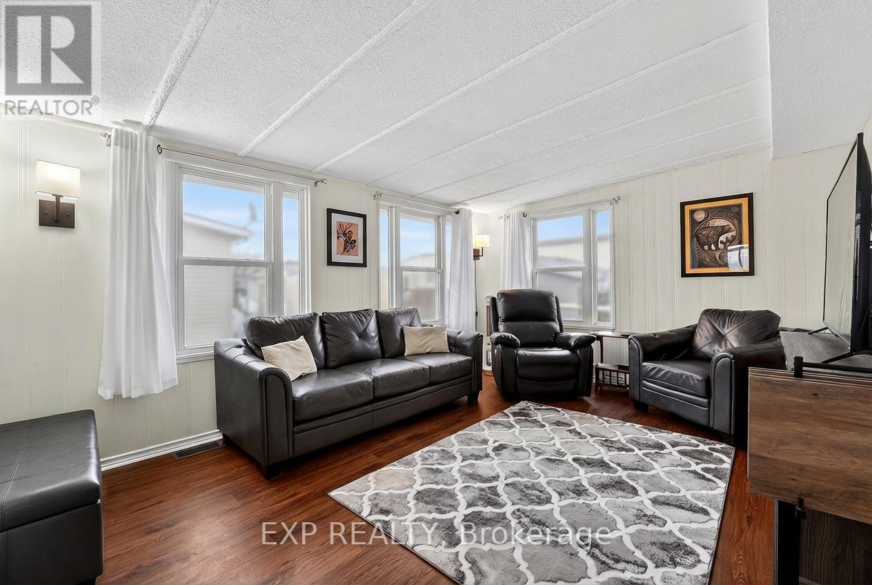 Residential in Fort Erie (Black Creek) 5