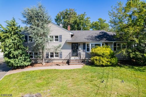 30 Brant Ave, Clark, NJ, 07066-1513 | Card Image