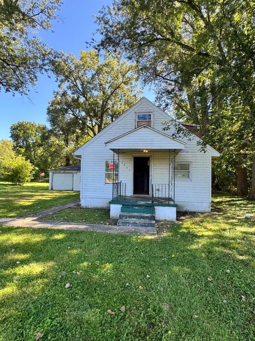 2845 Wyoming St, Lake Station, IN, 46405-1369 | Card Image