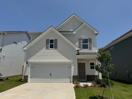 84 Commons Cir, Clayton, NC, 27520-5779 | Card Image