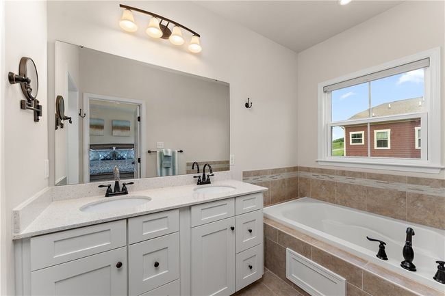 1001 Mohawk Ln, Townhouse with 3 bedrooms, 3 bathrooms and 2 parking in Mars PA | Image 36