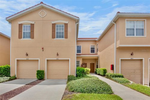 2-104-3811 Parkridge Cir, SARASOTA, FL, 34243-1457 | Card Image