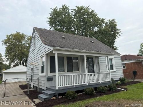 22921 Gaukler St, Saint Clair Shores, MI, 48080-2561 | Card Image