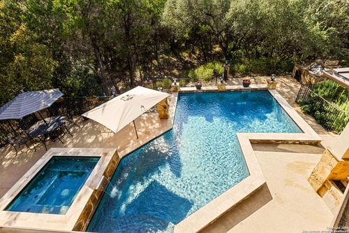 633 Riverforest Dr, New Braunfels, TX, 78132-3342 | Card Image