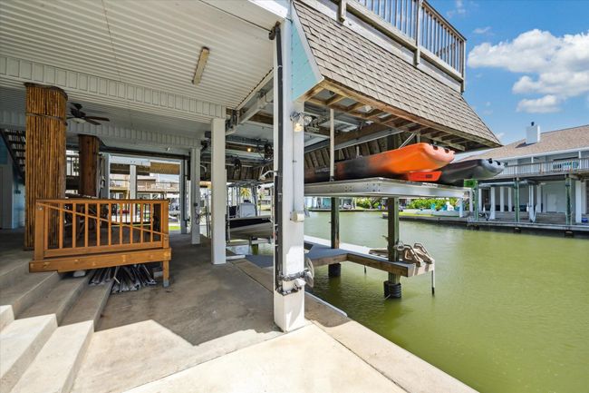 A Platform lift to hold your water toys. | Image 29