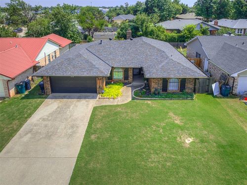 10020 Carnie Circle, Yukon, OK, 73099 | Card Image