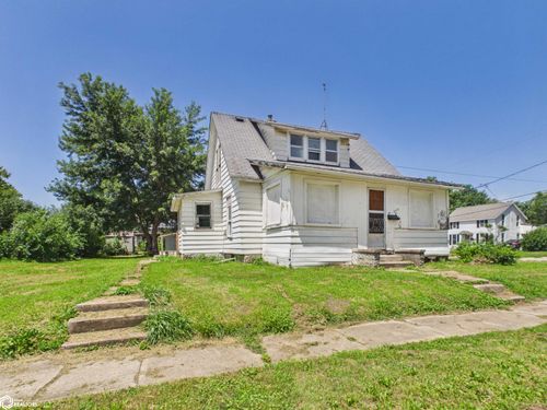 903 S 11th St, Oskaloosa, IA, 52577-3449 | Card Image