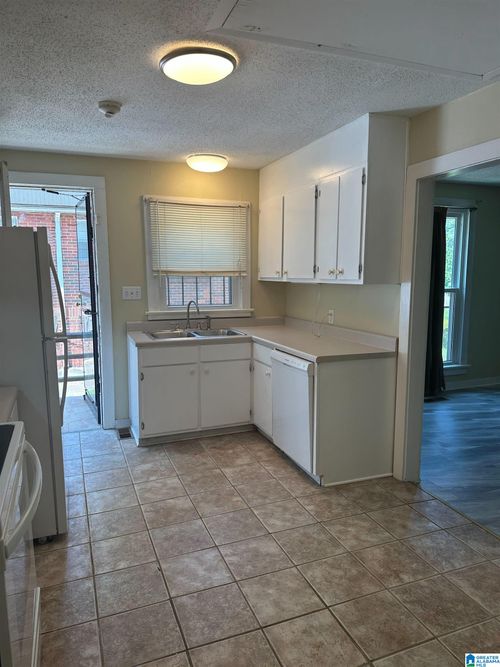 1932 5th St S, BIRMINGHAM, AL, 35205-6408 | Card Image
