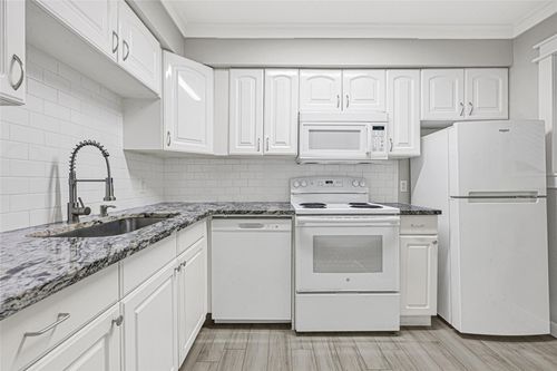 4-107 E Willowick Avenue, Friendswood, TX, 77546 | Card Image