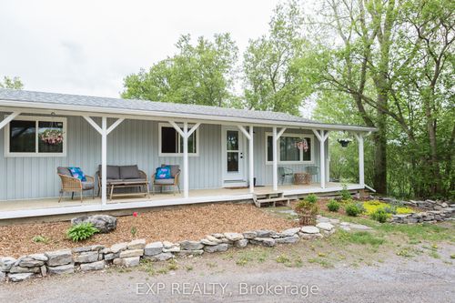 825 County Rd 8, Picton, ON, K0K2T0 | Card Image