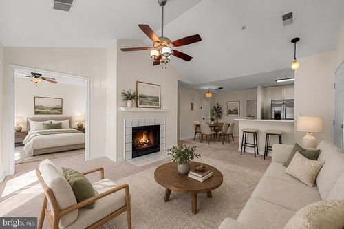 d302-4402 Silverbrook Ln, OWINGS MILLS, MD, 21117-6834 | Card Image