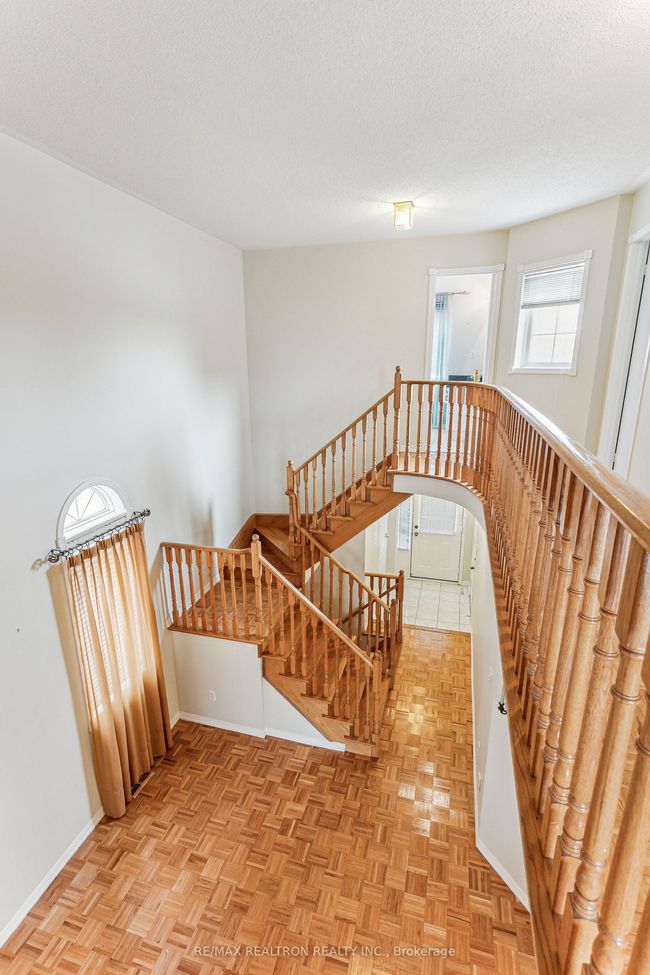 42 Queen Mary Dr, House other with 3 bedrooms, 3 bathrooms and 2 parking in Brampton ON | Image 32