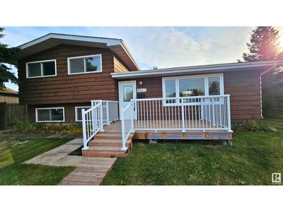 6507 45 A Ave, House other with 3 bedrooms, 2 bathrooms and null parking in Camrose AB | Image 3