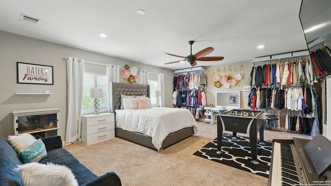 212 Wentworth, House other with 4 bedrooms, 3 bathrooms and null parking in Spring Branch TX | Image 25