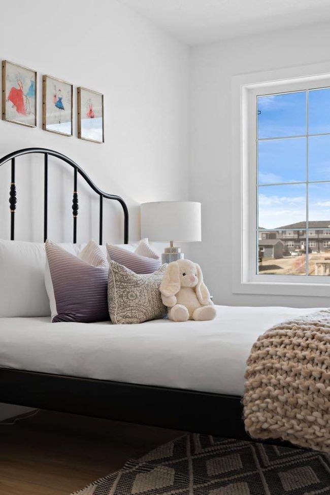 136 Carringvue Pl Nw, House other with 3 bedrooms, 3 bathrooms and 4 parking in Calgary AB | Image 35