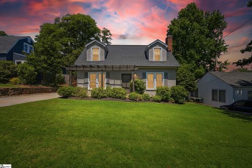 20 Glenn St, Greenville, SC, 29607-1906 | Card Image