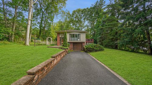 6 Sycamore Dr, Smithtown, NY, 11787-5541 | Card Image