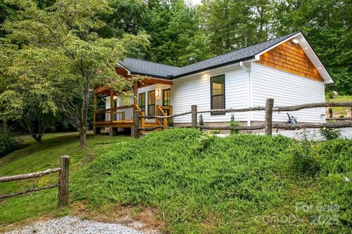 147 Wood Rd, Brevard, NC, 28712-9065 | Card Image