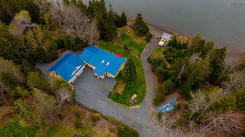 42 Goldfinch Lane, Heckmans Island, NS, B0J2C0 | Card Image