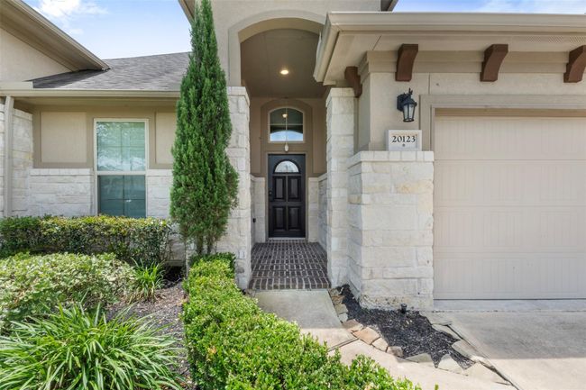 20123 Cascading Falls Blvd, House other with 4 bedrooms, 3 bathrooms and 3 parking in Cypress TX | Image 5