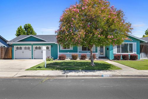 335 North Avenue, Turlock, CA, 95382 | Card Image