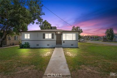 2nd Street, House other with 3 bedrooms, 1 bathrooms and 2 parking in Bakersfield CA | Image 1