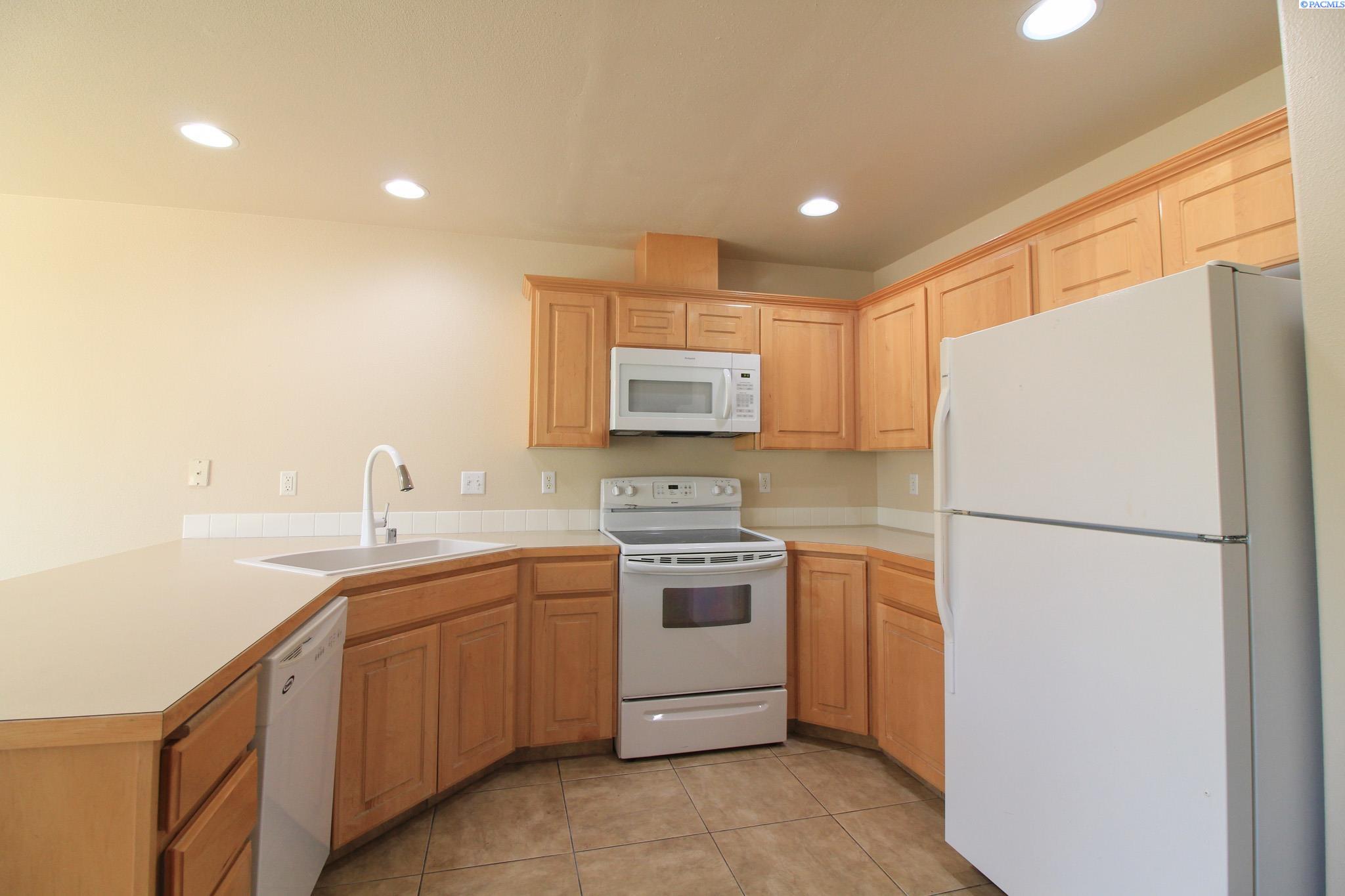 Montague Ln, Pasco, WA 99301