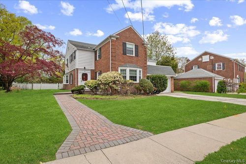 60 Broadway, Lawrence, NY, 11559-1710 | Card Image