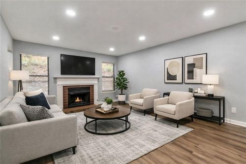 1502 Huntingdon Chase, Atlanta, GA, 30350-4931 | Card Image