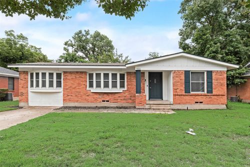 1322 Bluebird Ln, Garland, TX, 75042-8001 | Card Image