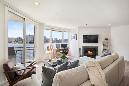 952-600 Harbor Blvd, Weehawken, NJ, 07086-6751 | Card Image