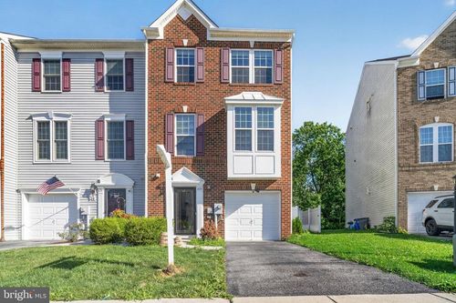 833 Blossom Dr, HANOVER, PA, 17331-2074 | Card Image