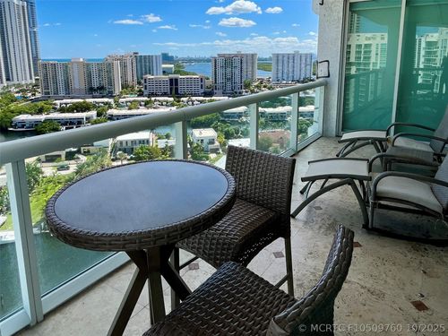 2052-16500 Collins Ave, Sunny Isles Beach, FL, 33160-4591 | Card Image