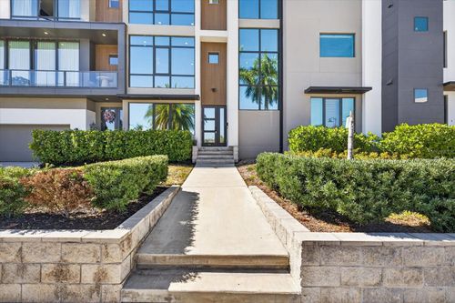 94 W Davis Blvd, TAMPA, FL, 33606-3535 | Card Image