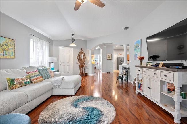 31932 Stillmeadow Dr, House other with 3 bedrooms, 2 bathrooms and null parking in WESLEY CHAPEL FL | Image 4
