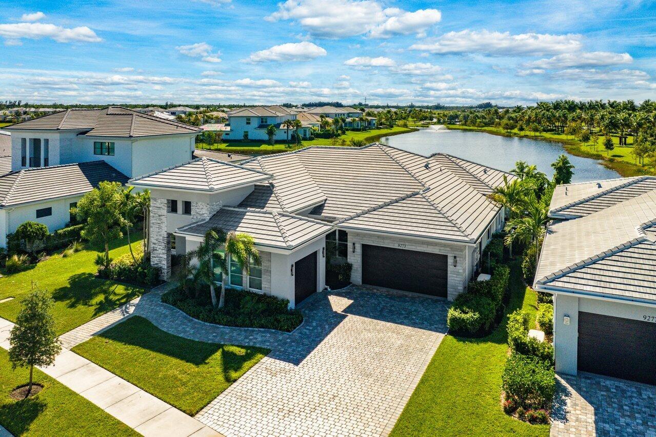 Coral Isles Cir, Palm Beach Gardens, FL 33412