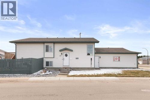 277 Stratton Way Se, Medicine Hat, AB, T1B4J2 | Card Image