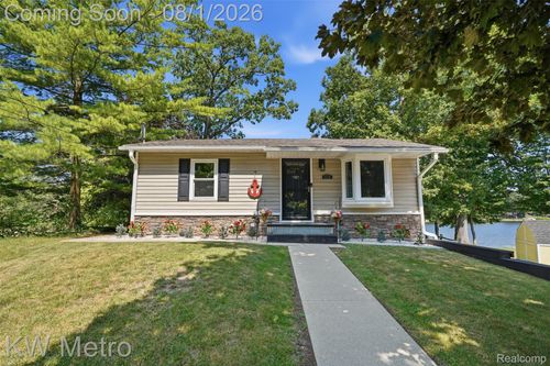 1772 Clark Lake Rd, Brighton, MI, 48114-4910 | Card Image