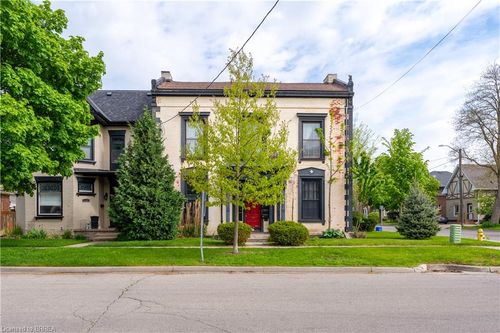 220 Nelson St, Brantford, ON, N3S4C1 | Card Image