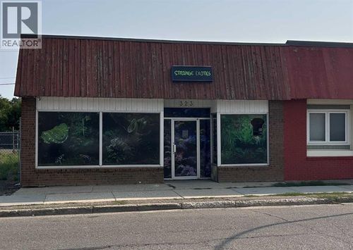323 N Railway St Se, Medicine Hat, AB, T1A2Z1 | Card Image