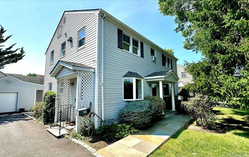 28 Ann St, Glen Cove, NY, 11542-4071 | Card Image