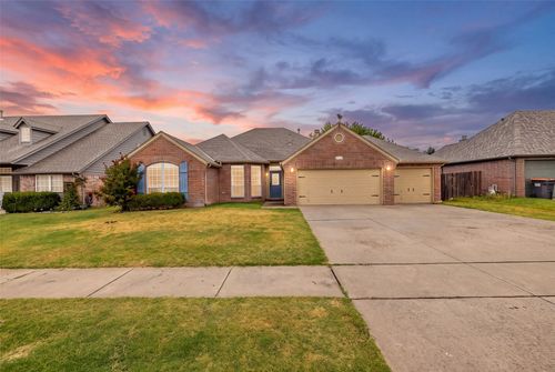 3945 S 217th East Ave, Broken Arrow, OK, 74014-6601 | Card Image