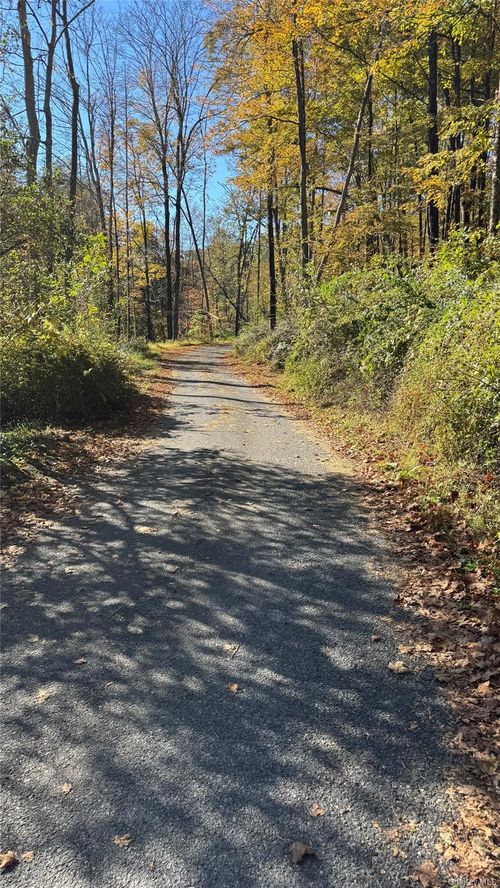 18-18 Blue Heron Ln, Staatsburg, NY, 12580-6209 | Card Image