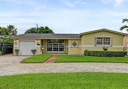 7733 Biltmore Blvd, Miramar, FL, 33023-5825 | Card Image